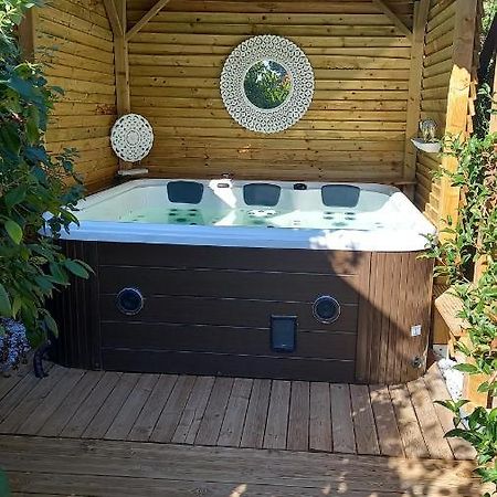 Bed and Breakfast Arche De Lanoe Jacuzzi Labastide-Saint-Pierre Exterior foto